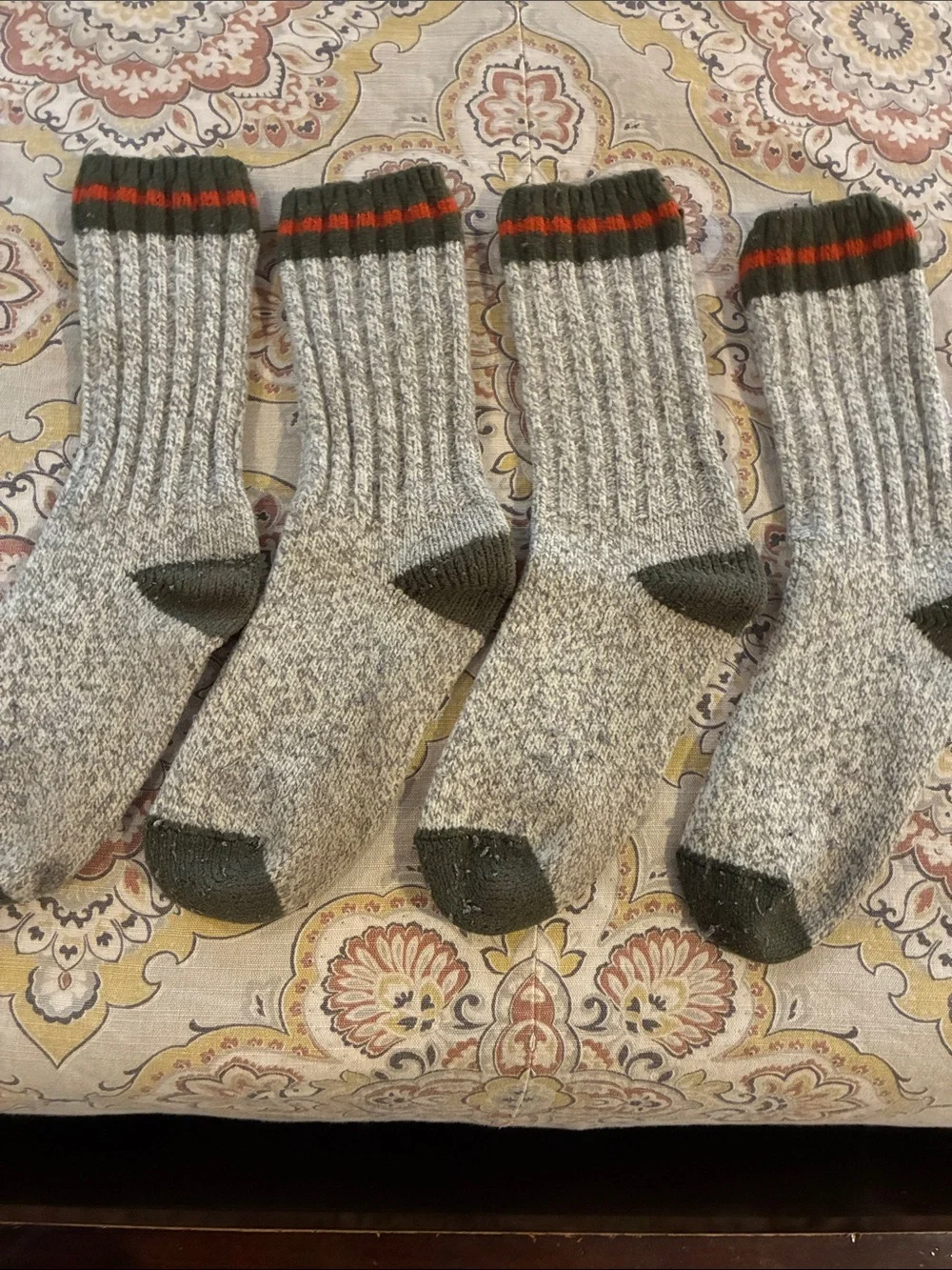 2 pr Cozy Men's Thick Wool/Nylon Crew Socks - Gray with Green & Red Stripe